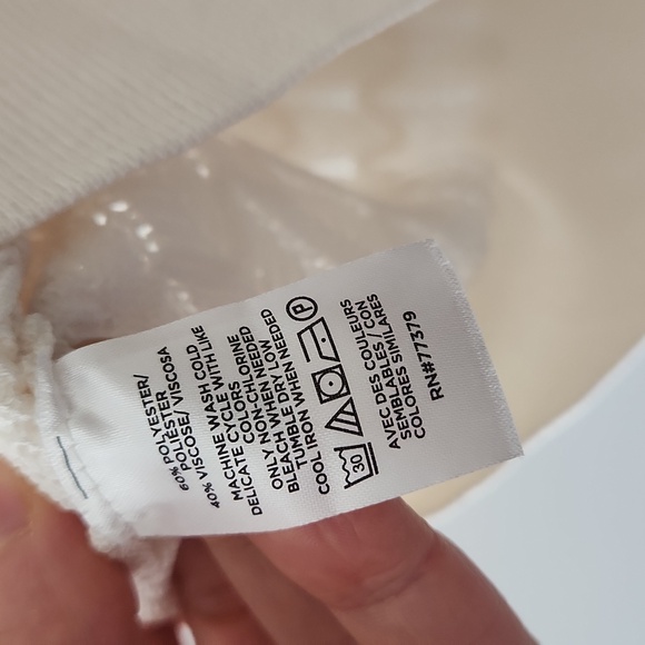 Elegant White Sweater - Picture 3 of 4